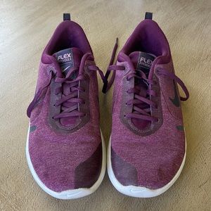 Nike flex experience 8 tennis shoes